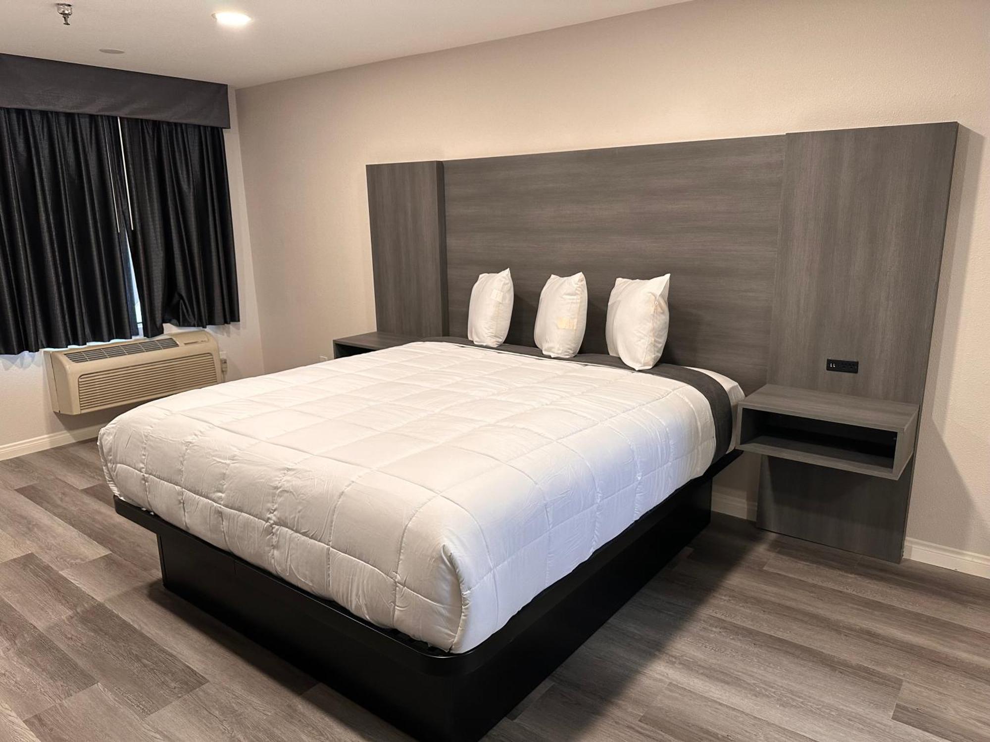 Five Star Inn Уэст-Ковина Экстерьер фото